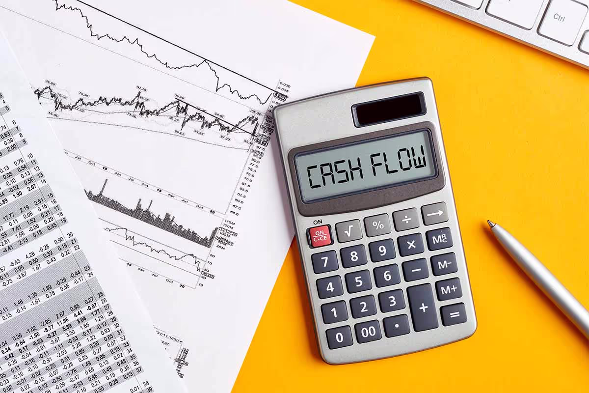 Gráficas y calculadora con la palabra cashflow